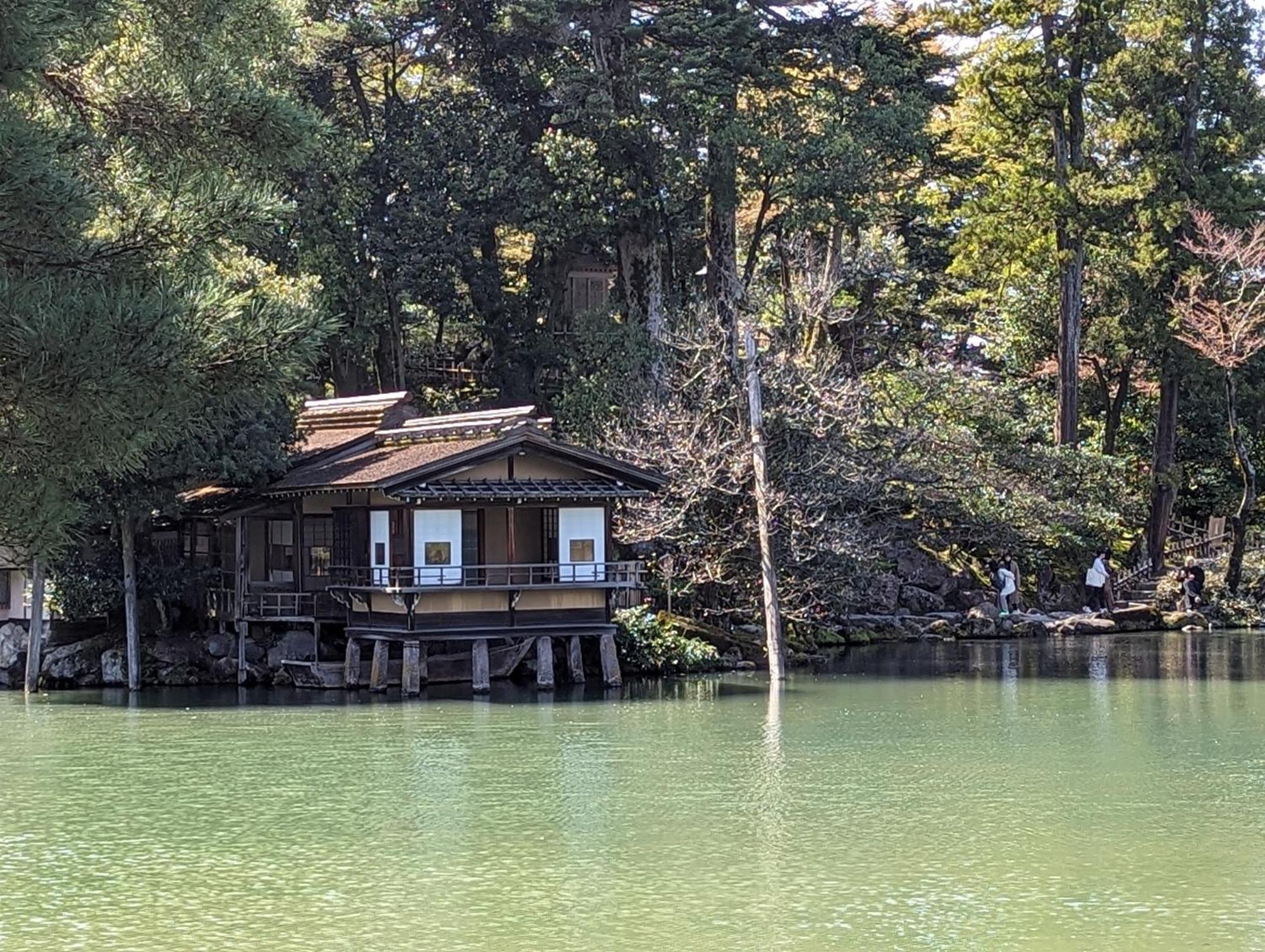 Апарт отель ゆいまーるeast - Yuimaru East Канандзава Экстерьер фото